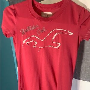 Super cute Hollister tee!